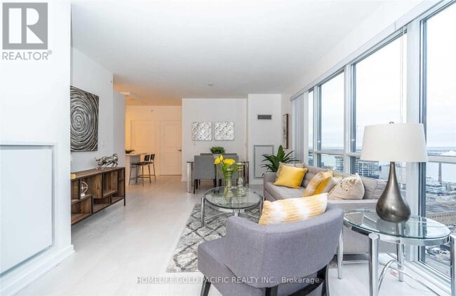 Building Photo - 1 The Esplanade