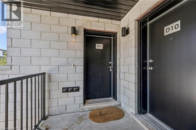Building Photo - 410 Northfield Dr W