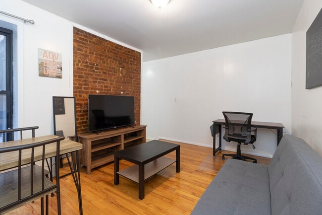 Building Photo - 205 E 95th St