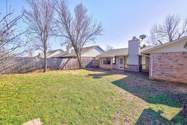 Building Photo - Edmond Rental
