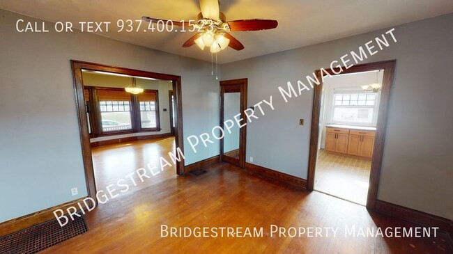 Building Photo - Updated 3 bedroom, 1 bath house with finis...