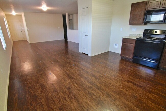 Foto del edificio - 6218 Heathers Bend