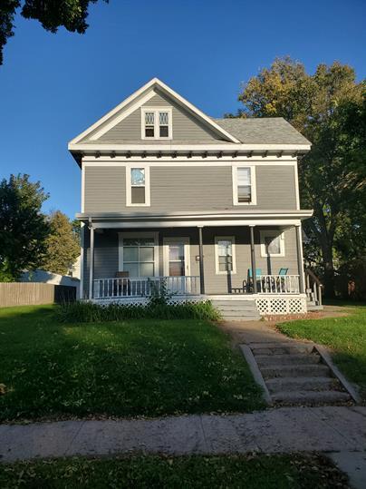 Foto principal - 220 N Prairie Ave