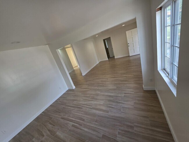 Foto del edificio - 12671 Hazel Ave