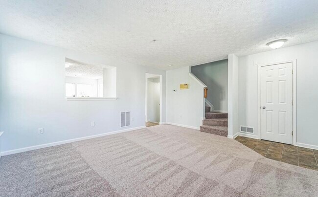 Building Photo - 11 Gemstone Ct