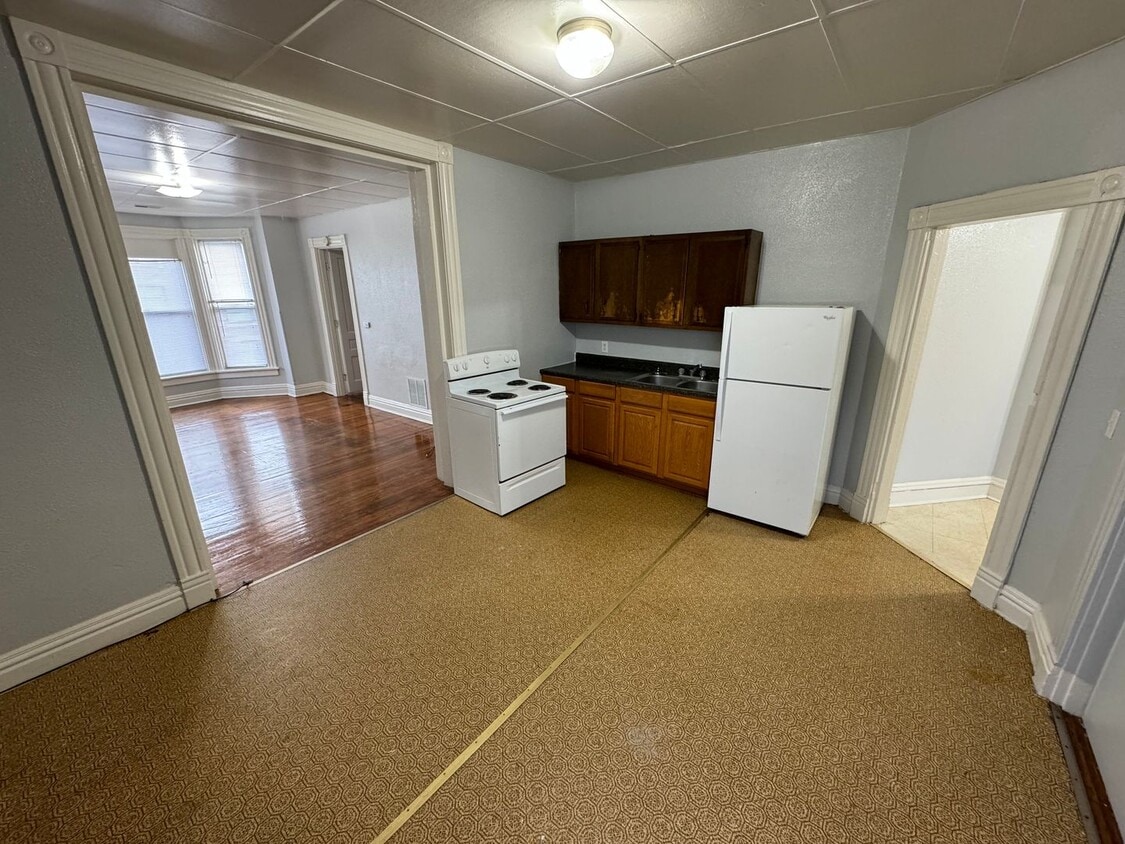 Primary Photo - 432 W 3rd St