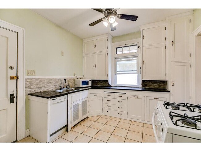 Foto del edificio - 3329 Emerson Ave South