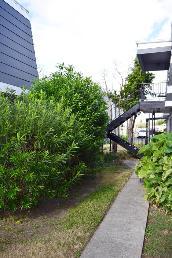 Foto del edificio - 5250 Weber Rd