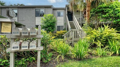 Building Photo - 1611 Clower Creek Dr