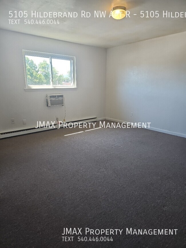 Building Photo - Top Floor & Budget Friendly