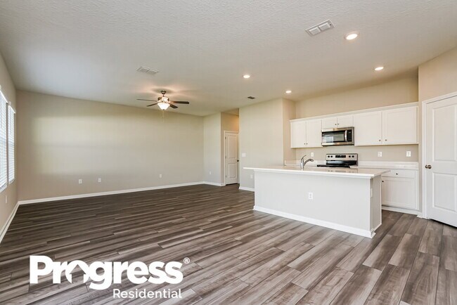 Foto del edificio - 811 Kings Pine Ct