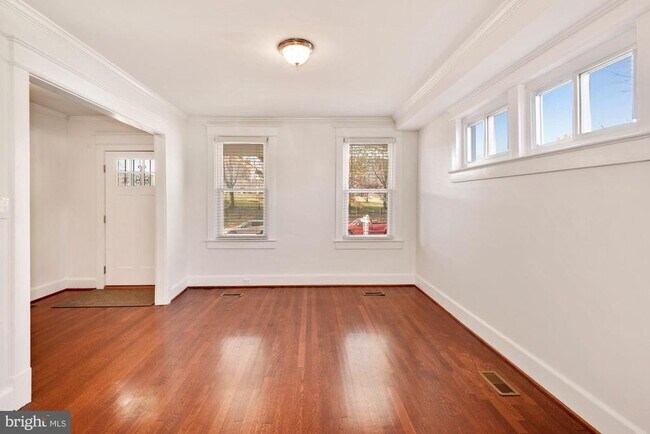 Building Photo - 1431 West Virginia Ave NE