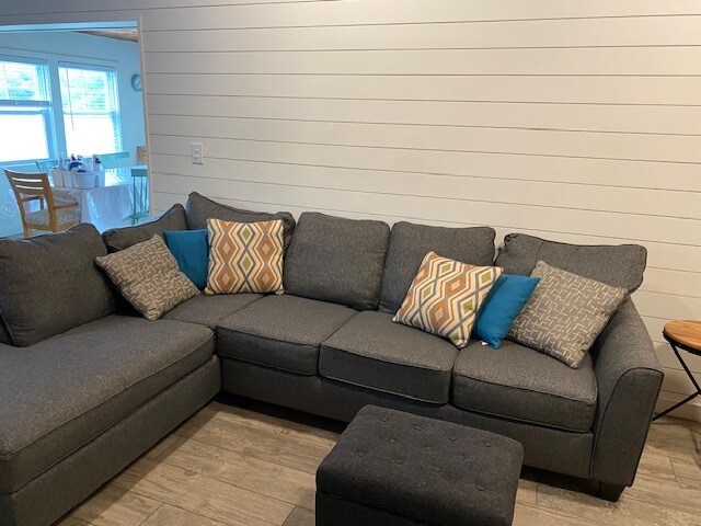 Living room - 7 Melville Ln