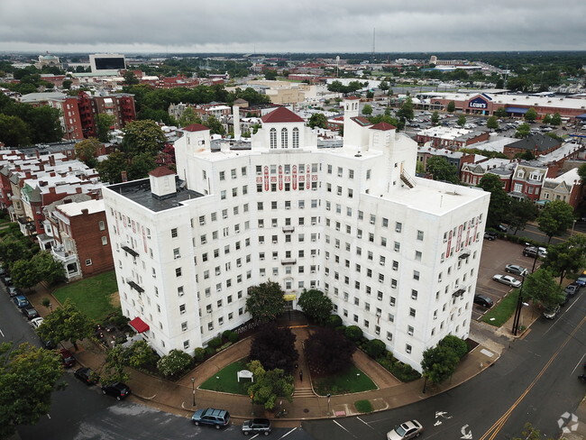 Building Photo - Liberty Circle Apartments