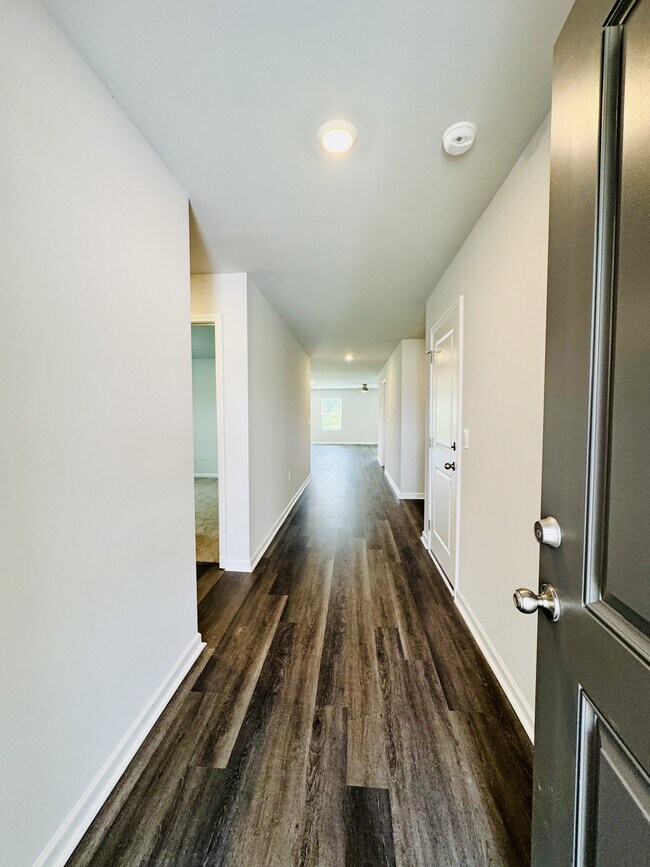 Building Photo - 809 Rivas Ct