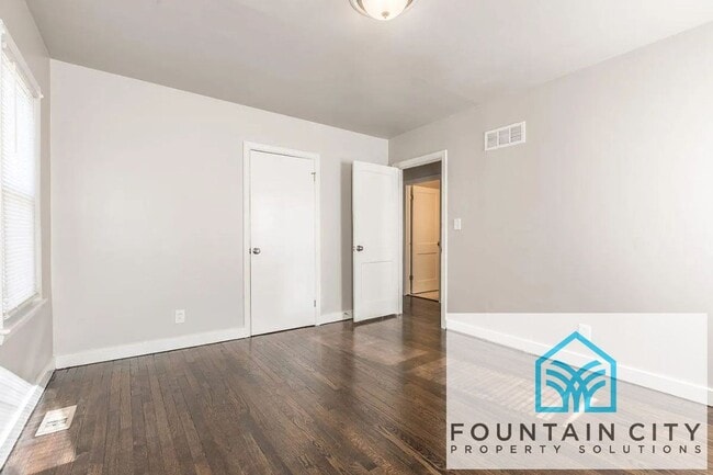 Building Photo - 3901 N Spruce Ave