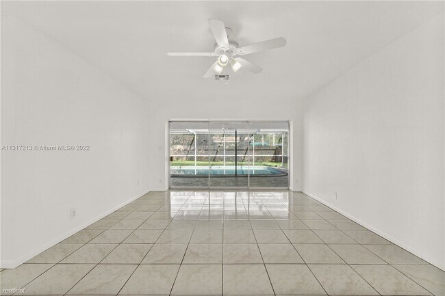 Building Photo - 4 br, 3 bath House - 7331 SW 135th Ter
