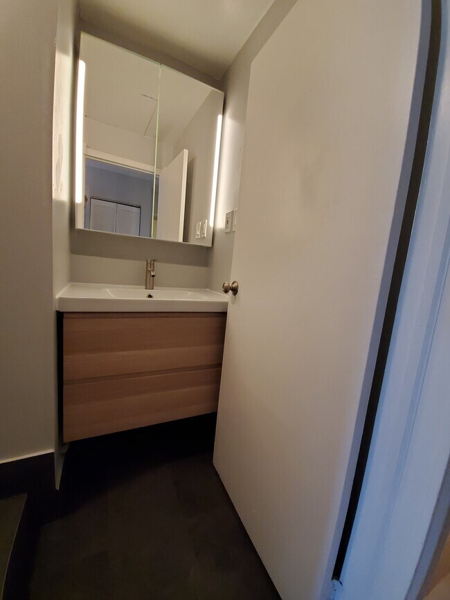 Baño 2 - 1320 N Cleaver St