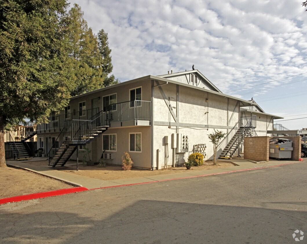 Building Photo - College Park Manor