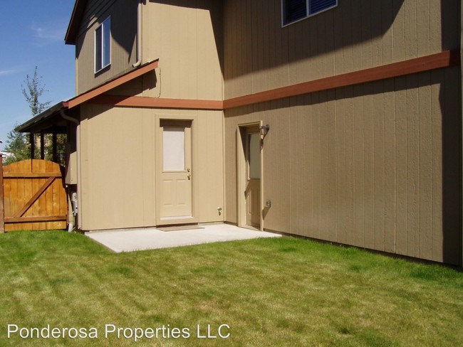 Foto del edificio - 3 br, 2.5 bath House - 257 E BLACK BUTTE AVE
