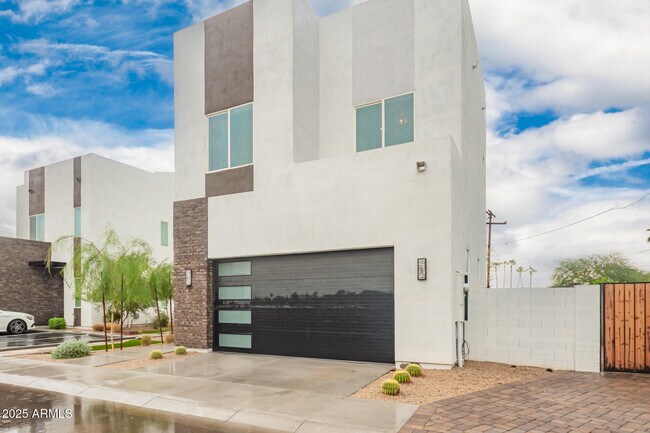 Foto del edificio - 6622 N 16th St