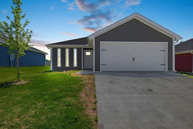 Building Photo - Gorgeous 3 Bedroom Home Available In Orono...