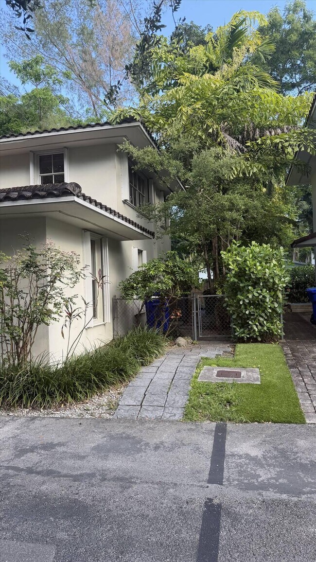 Foto del edificio - 3611 SW 37th Ave