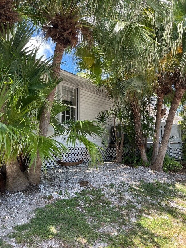 Building Photo - 3803 Duck Ave