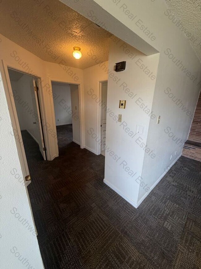 Foto del edificio - 1412 W 10th St