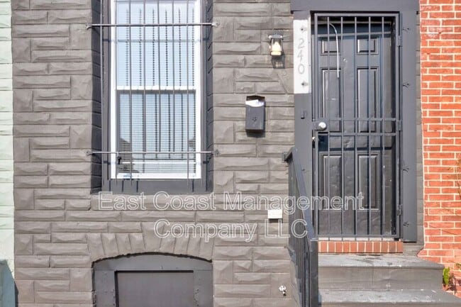 Foto del edificio - 240 N Rose St