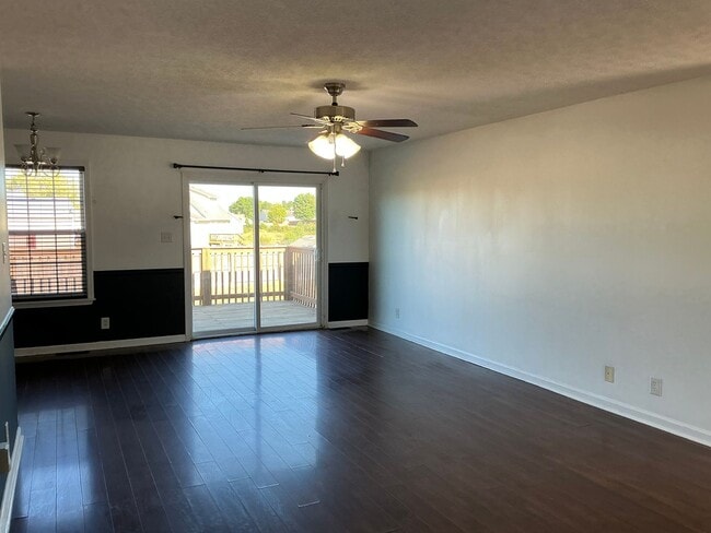 Building Photo - 714 Shetland Dr