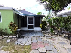 Building Photo - 2808 Clinton St S