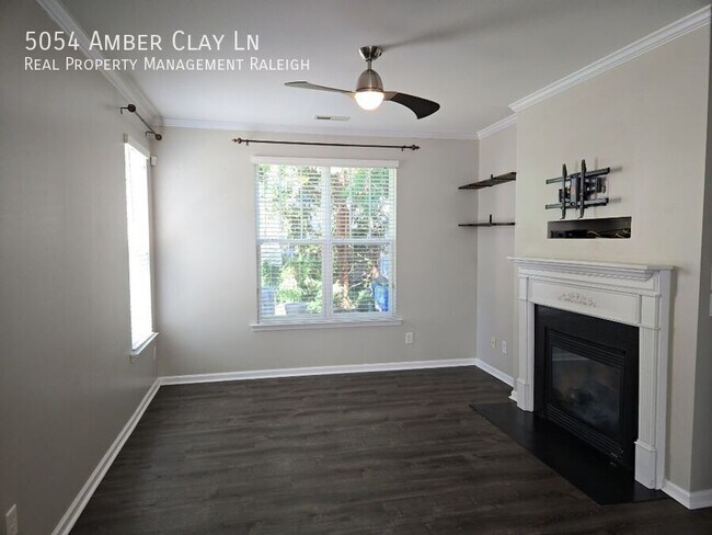 Foto del edificio - 5054 Amber Clay Ln
