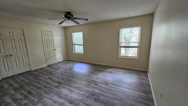 Building Photo - 6969 Wesley Ct