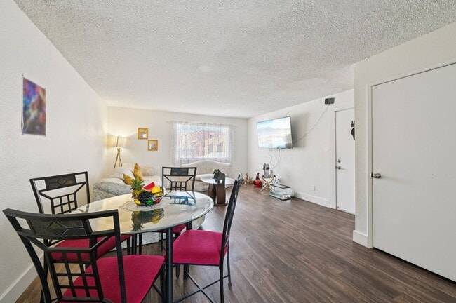 Building Photo - Las Casitas Apartments