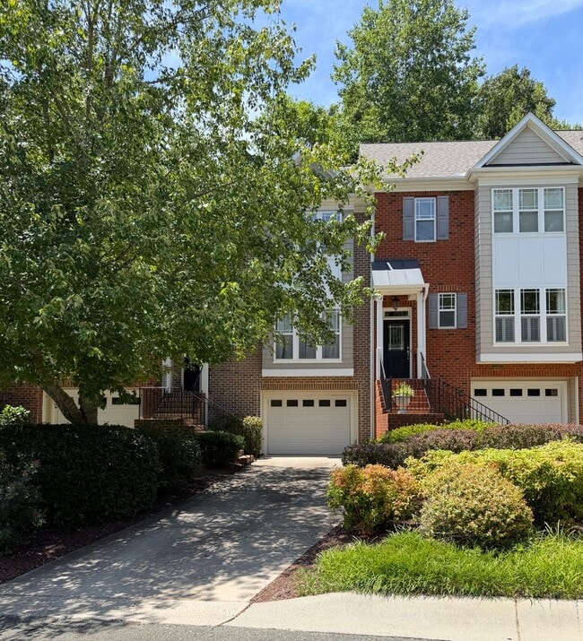 Building Photo - 104 Rose Walk Ln