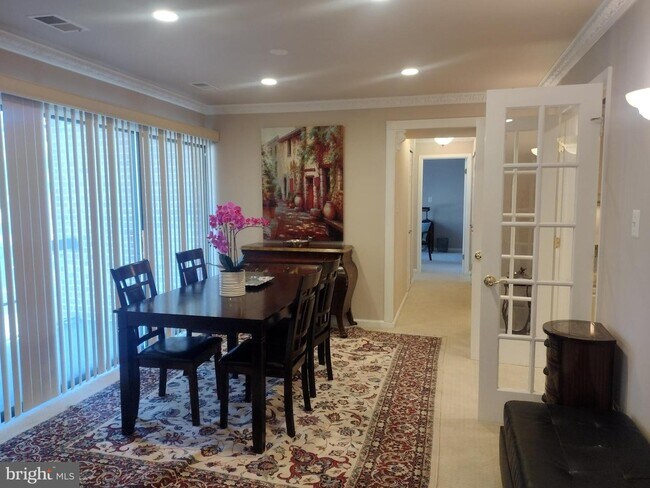 Foto del edificio - 5805 Edson Ln