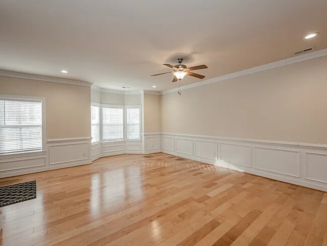 Building Photo - 7380 Pebble Lake Dr