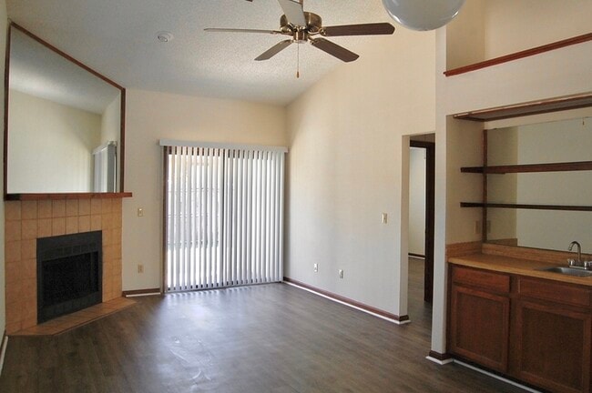 Building Photo - 1338 Yorktown Pl