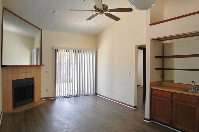 Foto del edificio - 1338 Yorktown Pl