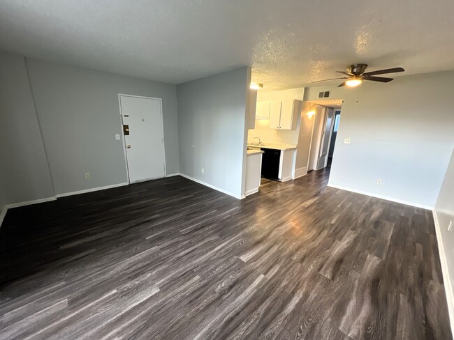 Photo - 2 Bedroom 1 Bathroom Garden Level Apartment in Aurora