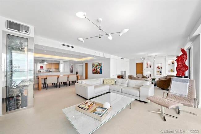 Building Photo - 1455 Ocean Dr