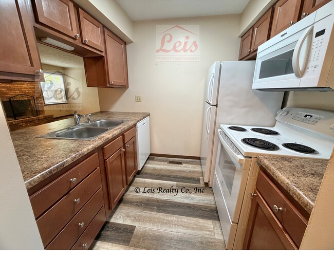 Building Photo - 1550 Leedes Rd