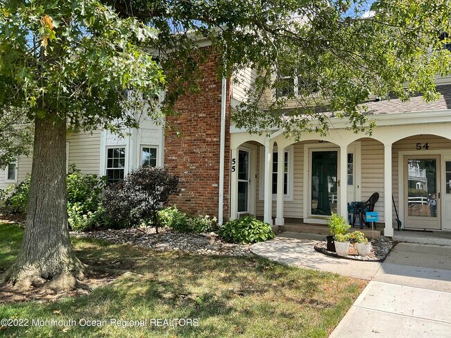 Foto del edificio - 55 Lily Ln
