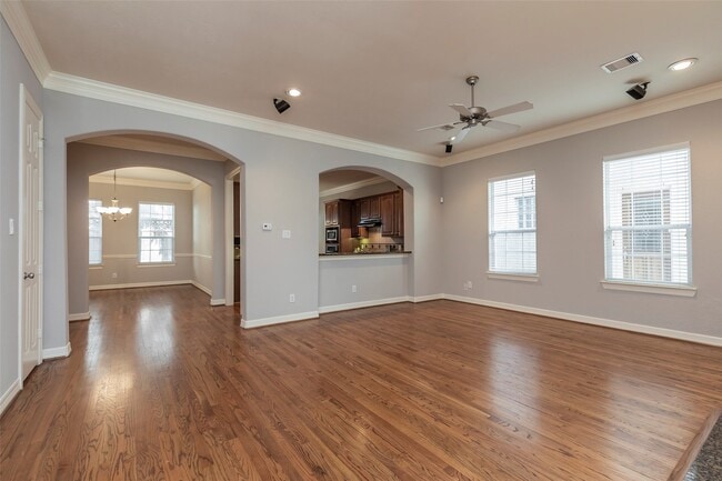 Building Photo - 10126 Holly Chase Dr