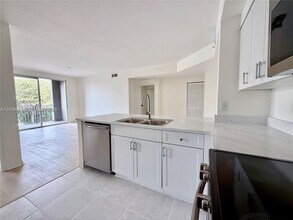 Building Photo - 6851 SW 44th St