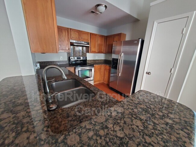 Foto del edificio - 12035 Stewarts Crossing Dr