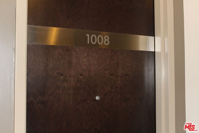 Foto del edificio - 1111 S Grand Ave