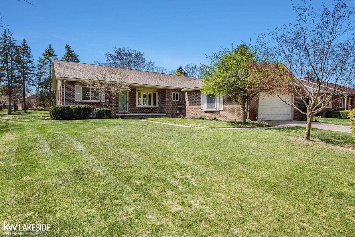 Foto principal - 13488 Independence Ave