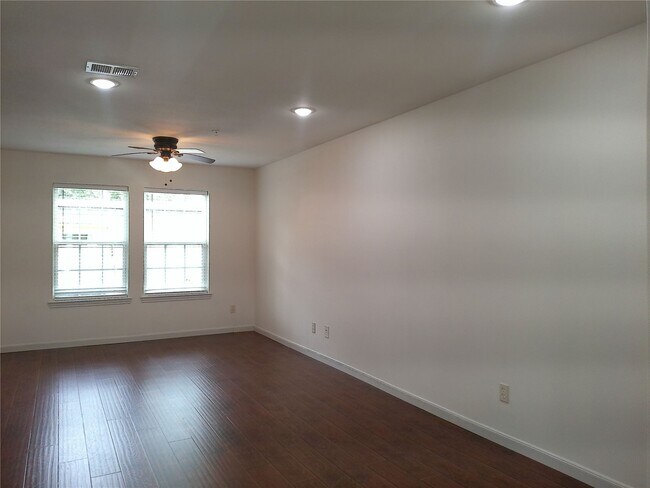 Foto del edificio - 22262 Adams St